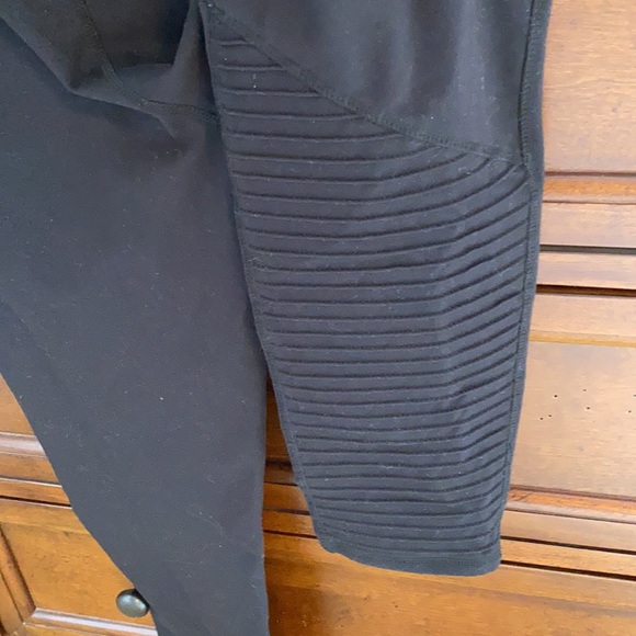 Threads 4 Thought Diaz Moto Maternity Leggings - Picture 3 of 3